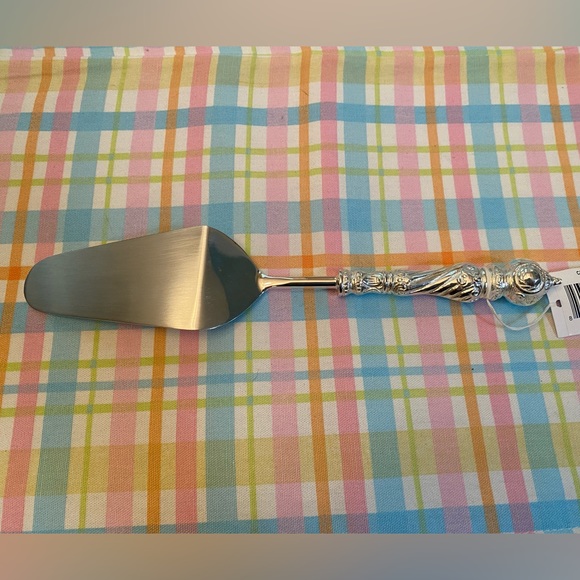 Silver Cake Server, Stainless Steel Embossed Wedding Cake Server, Artistic Home - Picture 7 of 16